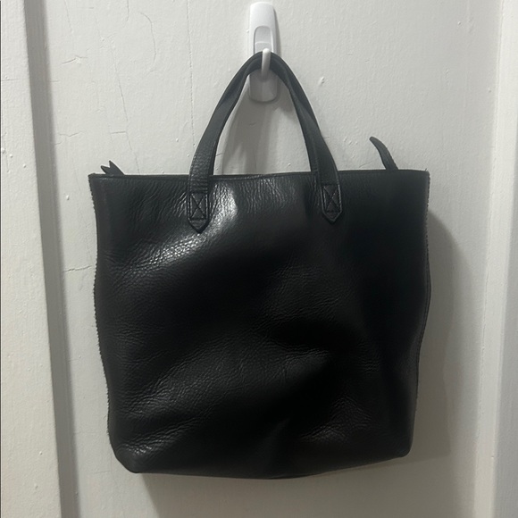 Madewell Black Leather Tote EUC - Picture 2 of 7